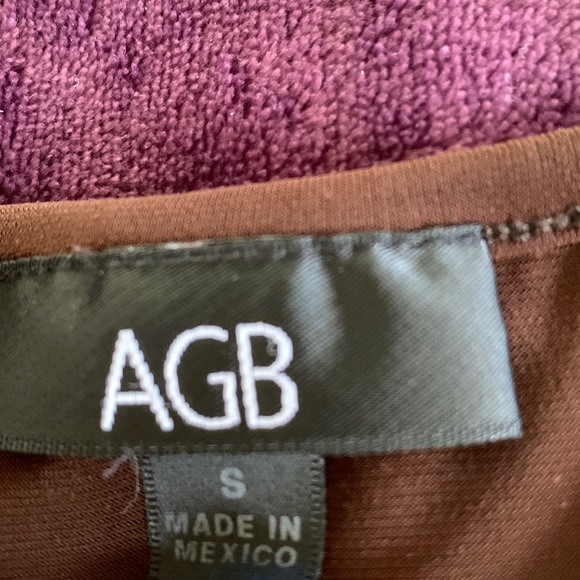 Short Sleeve Top with Ruffles - Picture 2 of 4